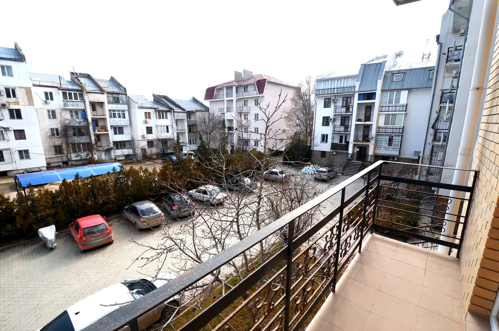 Квартира двухкомнатная в переулке Долиннном, 54 м², Коктебель — фото 10