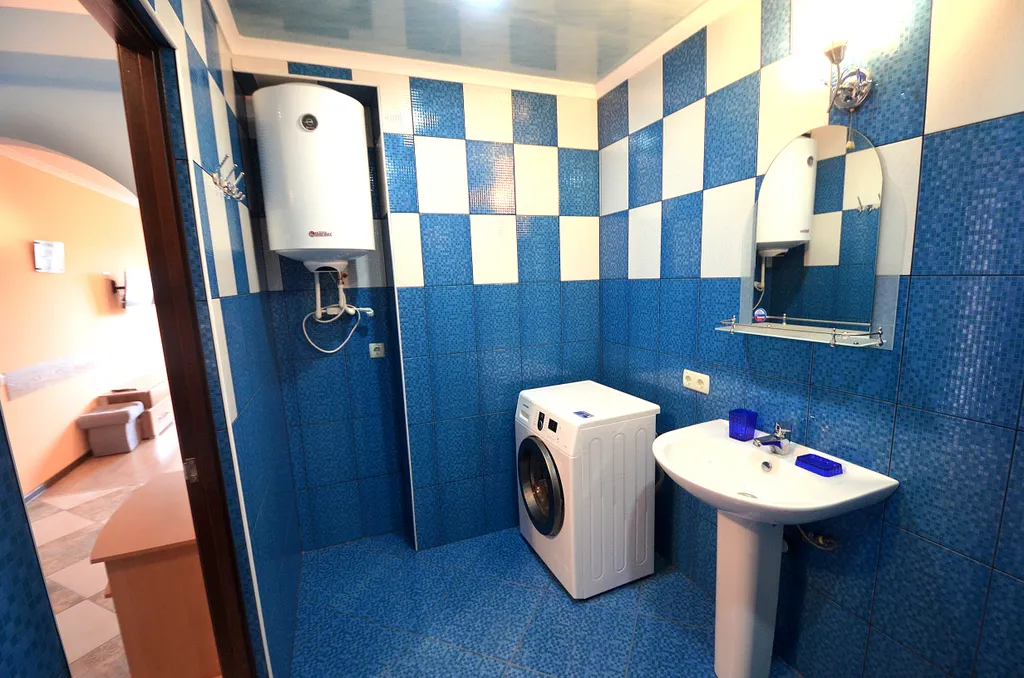 Квартира двухкомнатная в переулке Долиннном, 54 м², Коктебель — фото 11