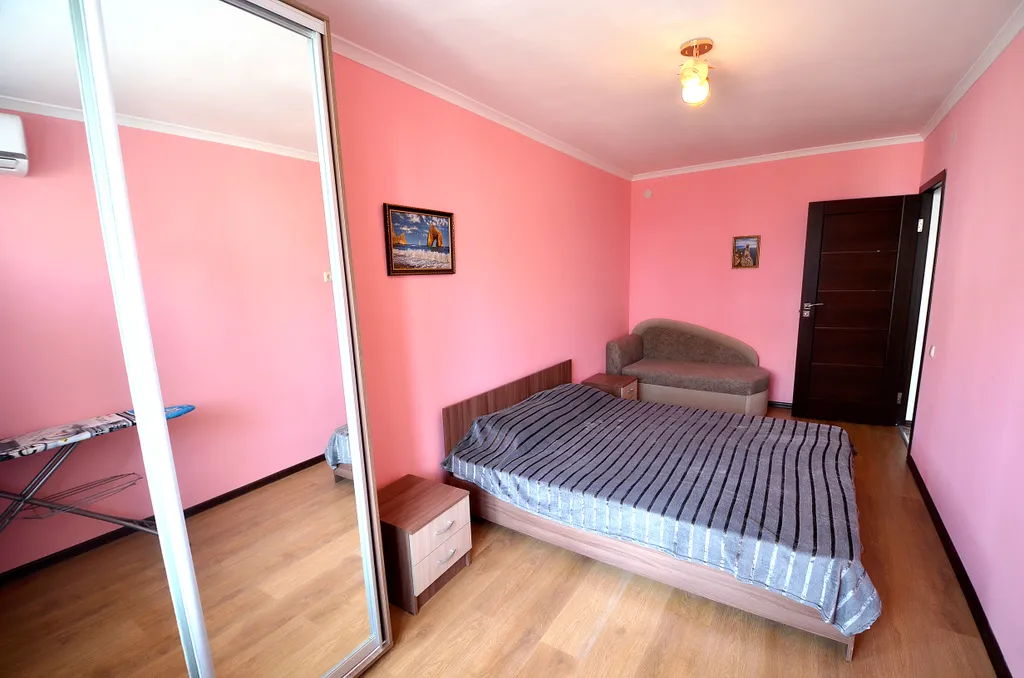 Квартира двухкомнатная в переулке Долиннном, 54 м², Коктебель — фото 5