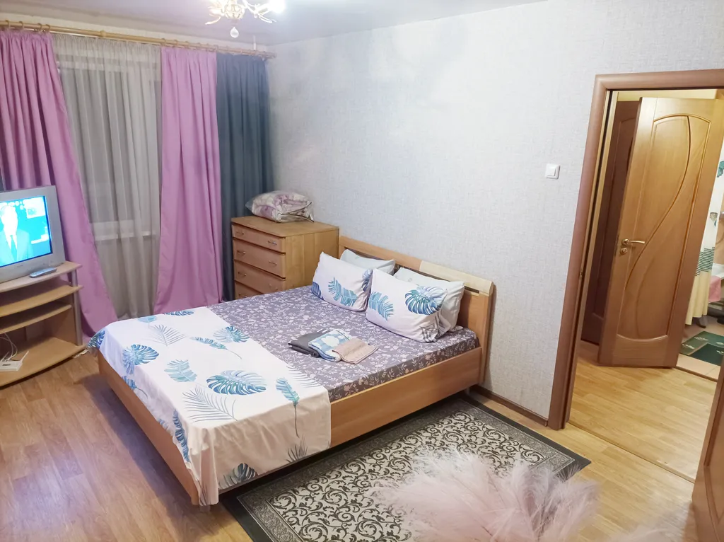 Квартира однокомнатная в Автозаводском, 35 м², Тольятти — спальня, фото 2