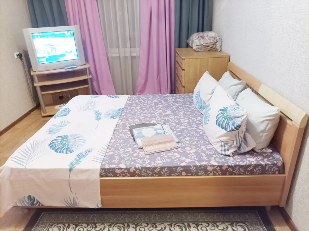 Квартира однокомнатная в Автозаводском, 35 м², Тольятти — спальня, фото 5