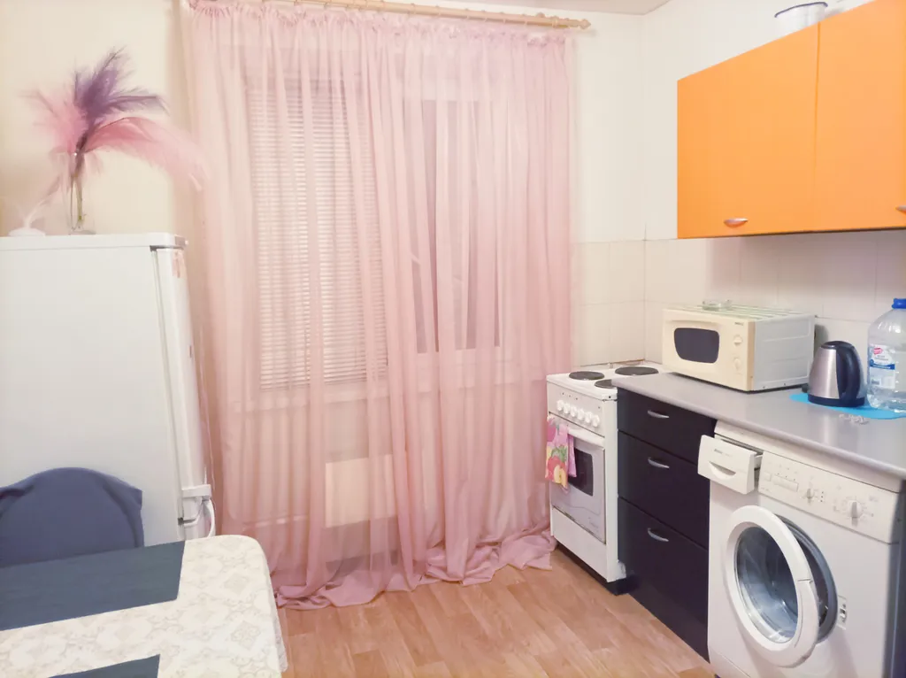 Квартира однокомнатная в Автозаводском, 35 м², Тольятти — кухня
