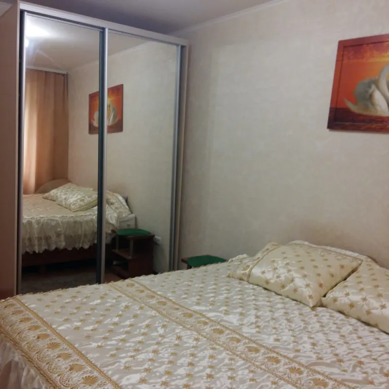 Квартира трёхкомнатная на улице Троллейбусной, 60 м², Симферополь — фото 2