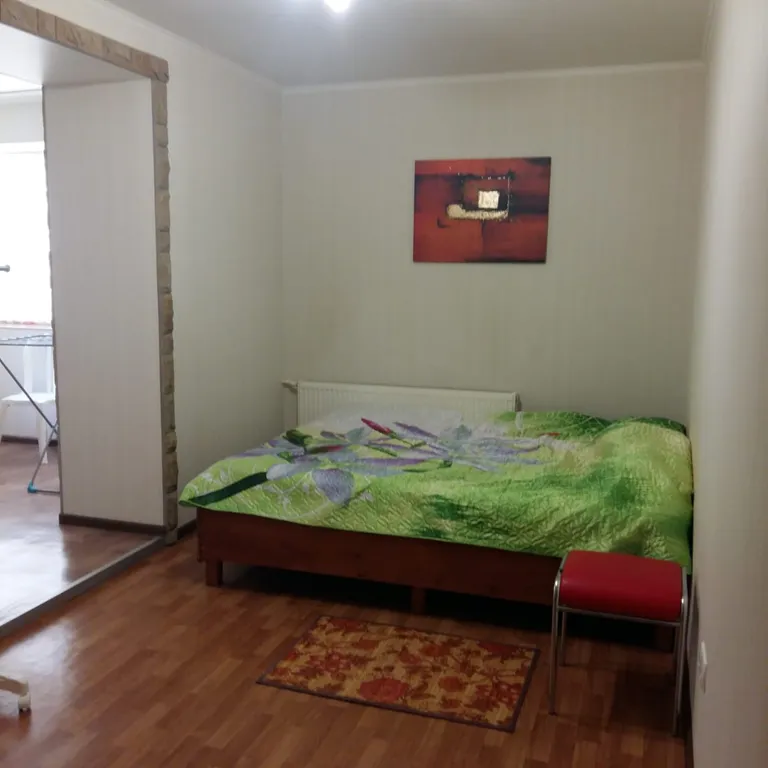 Квартира трёхкомнатная на улице Троллейбусной, 60 м², Симферополь — фото 6