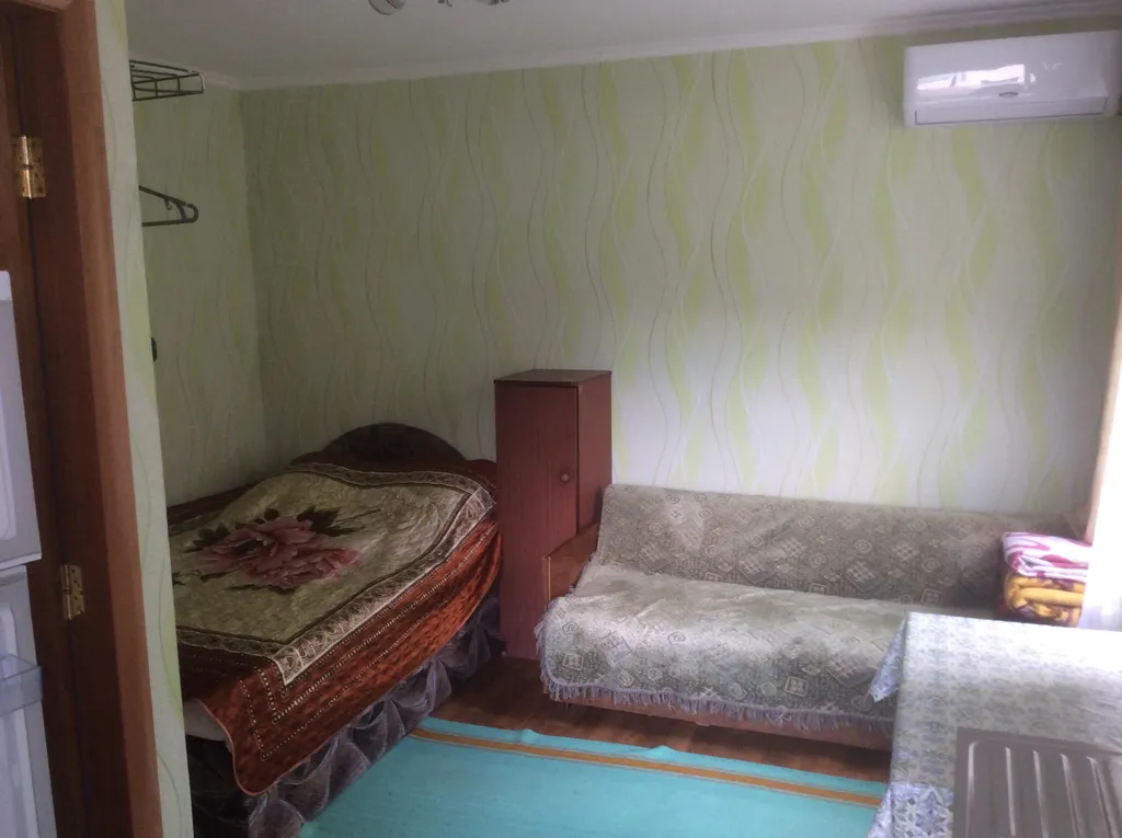 Дом 3-местный на улице Краснофлотской, 20 м², Алушта — спальня, фото 2