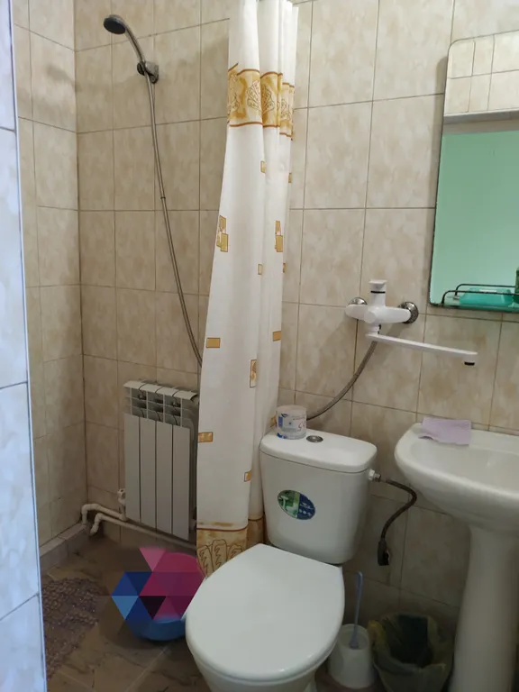 Четырёхместный номер стандарт — ванная комната