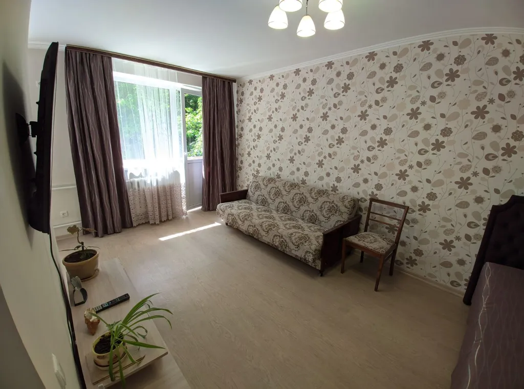 Квартира однокомнатная в Ленинском, 36 м², Севастополь — спальня, фото 2