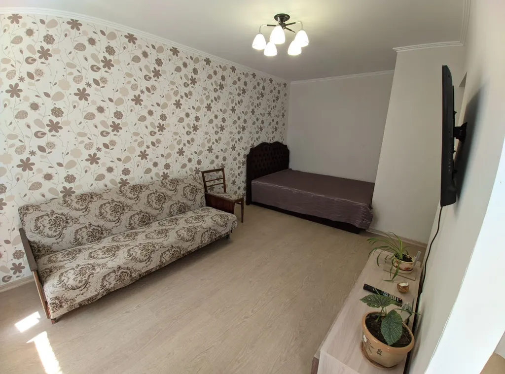 Квартира однокомнатная в Ленинском, 36 м², Севастополь — спальня, фото 3