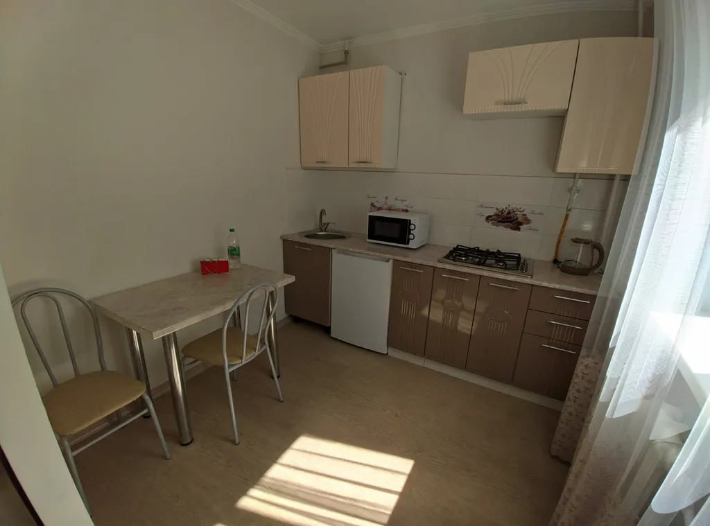 Квартира однокомнатная в Ленинском, 36 м², Севастополь — кухня, фото 2
