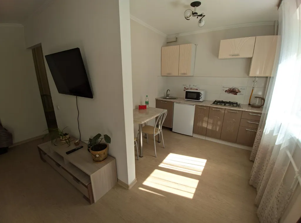 Квартира однокомнатная в Ленинском, 36 м², Севастополь — кухня, фото 3