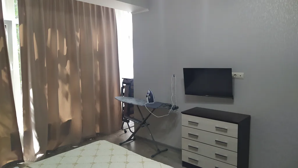 Квартира однокомнатная на улице Малой Садовой, 56 м², Ессентуки — спальня, фото 3