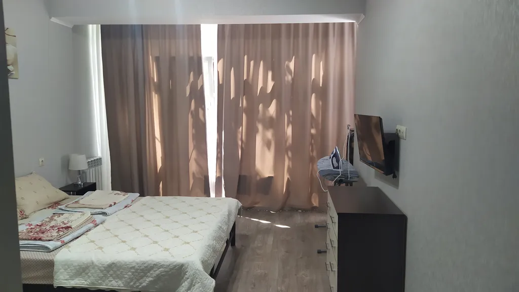 Квартира однокомнатная на улице Малой Садовой, 56 м², Ессентуки — спальня, фото 4