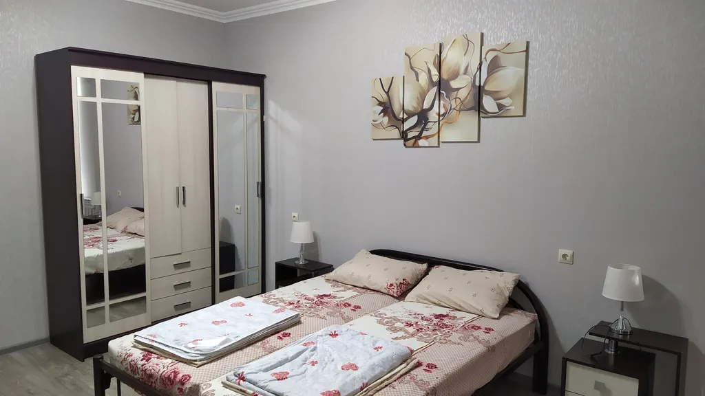 Квартира однокомнатная на улице Малой Садовой, 56 м², Ессентуки — спальня, фото 5