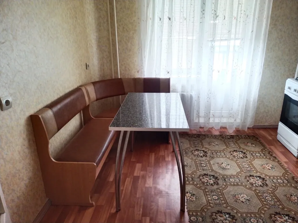 Квартира однокомнатная на проспекте имени Ленина, 32 м², Волжский — кухня, фото 3