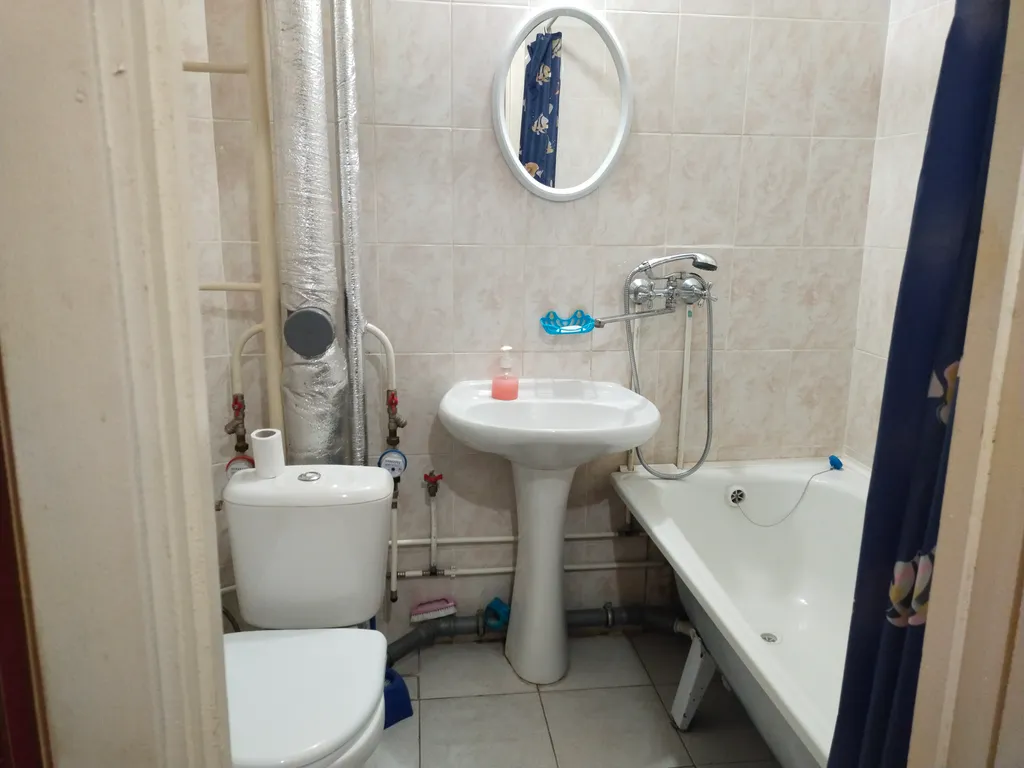 Квартира однокомнатная на проспекте Ленина, 32 м², Волжский — ванная комната