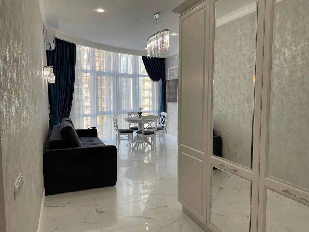 Квартира трёхкомнатная на улице Мире, 70 м², Геленджик — спальня, фото 18