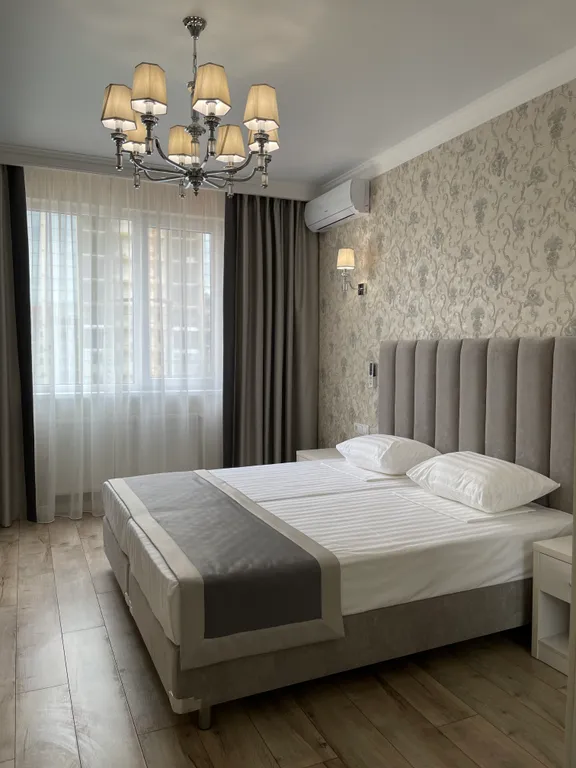 Квартира трёхкомнатная на улице Мире, 70 м², Геленджик — спальня, фото 16
