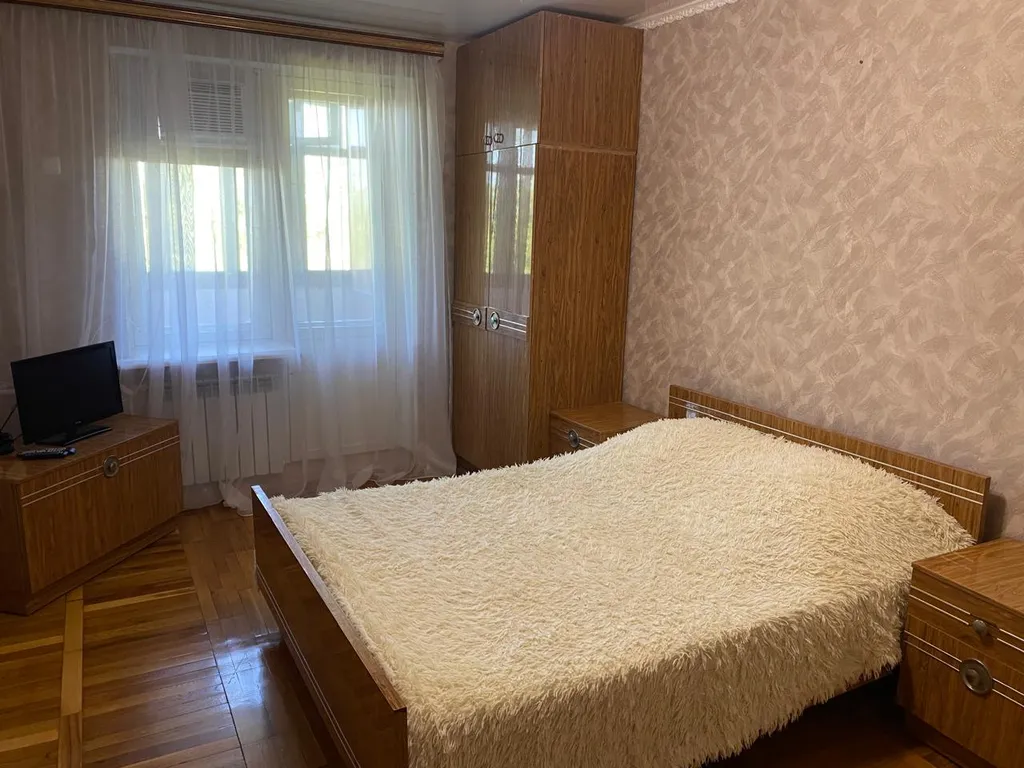 Квартира трёхкомнатная на улице Свободы, 70 м², Ессентуки — спальня