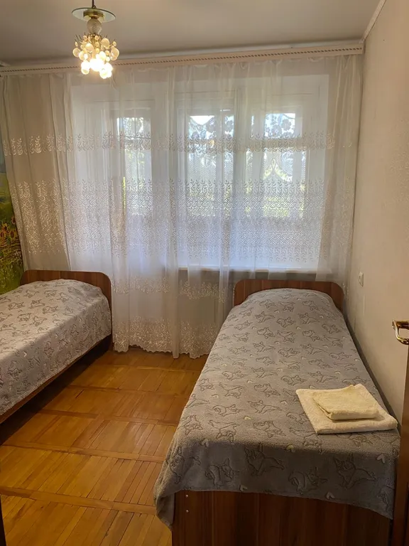 Квартира трёхкомнатная на улице Свободы, 70 м², Ессентуки — спальня, фото 2