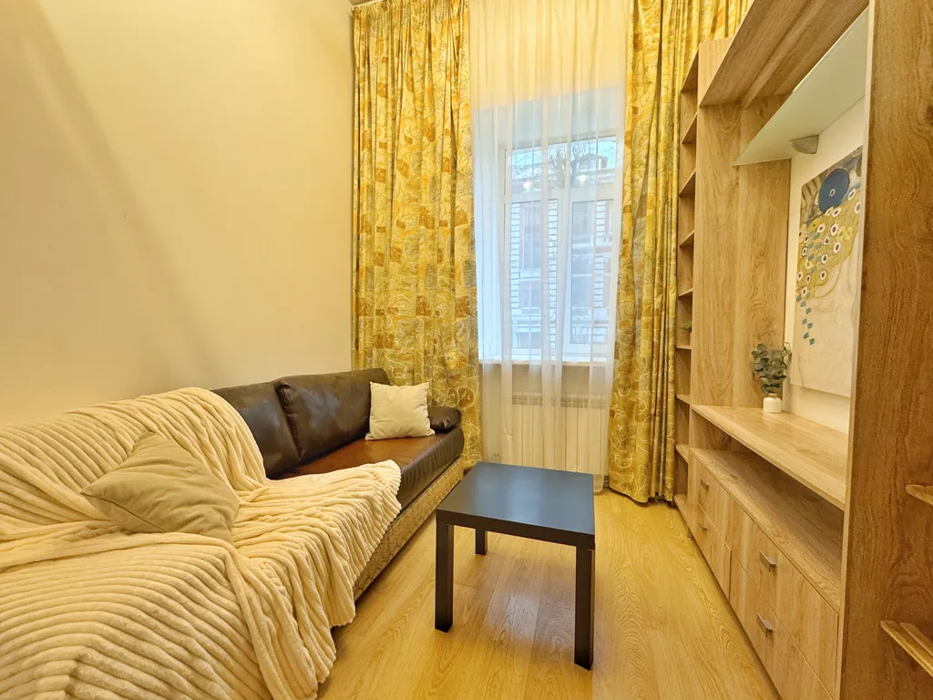 Квартира двухкомнатная на улице Максимова, 42 м², Ярославль — фото 13
