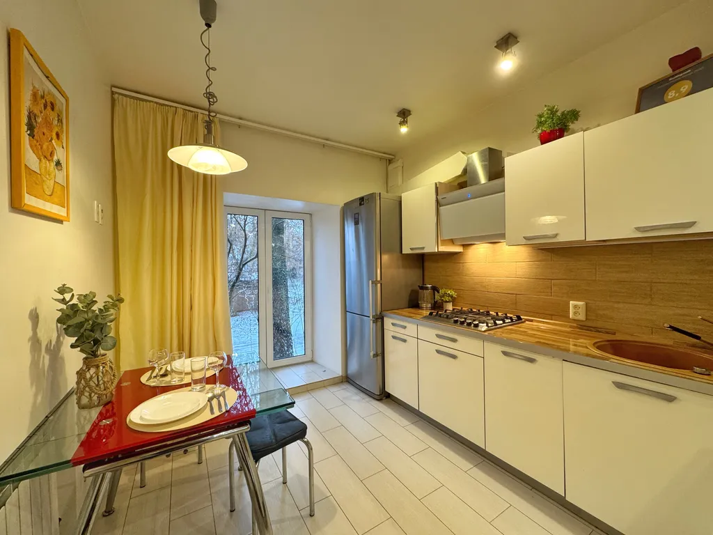 Квартира двухкомнатная на улице Максимова, 42 м², Ярославль — фото 17