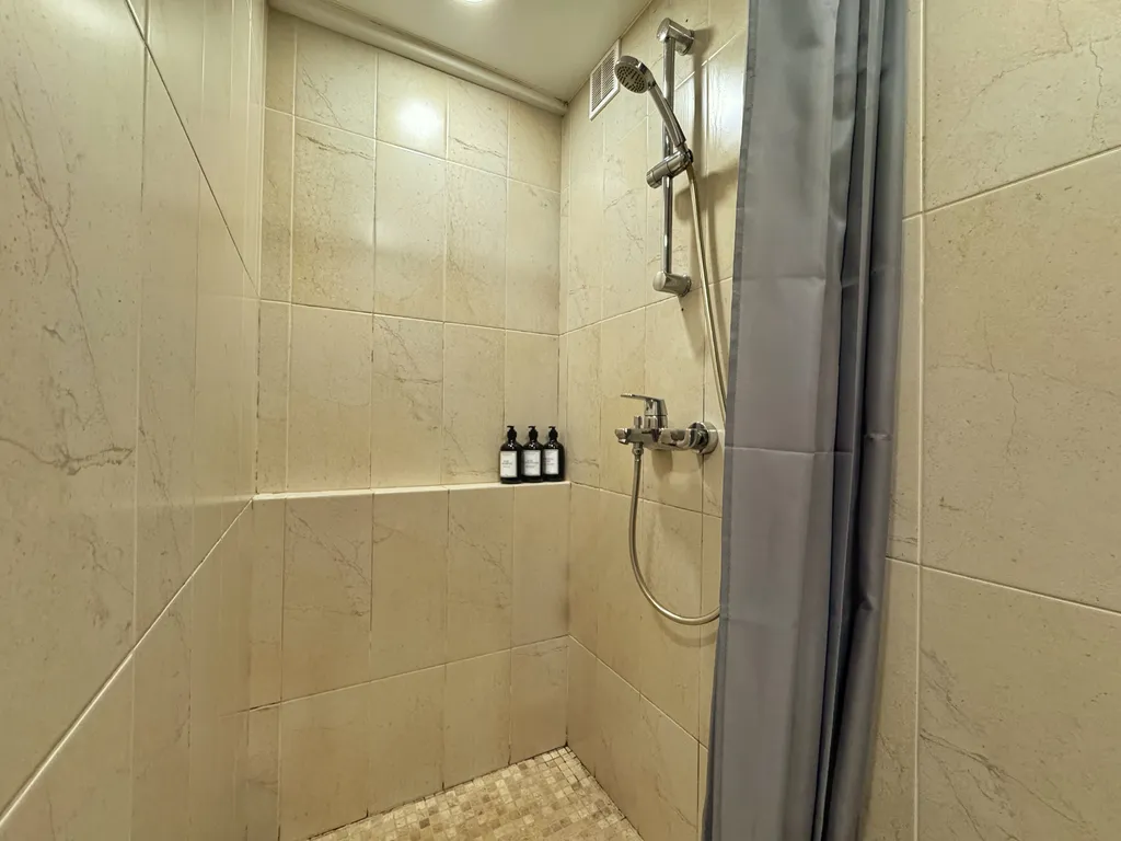 Квартира двухкомнатная на улице Максимова, 42 м², Ярославль — фото 30
