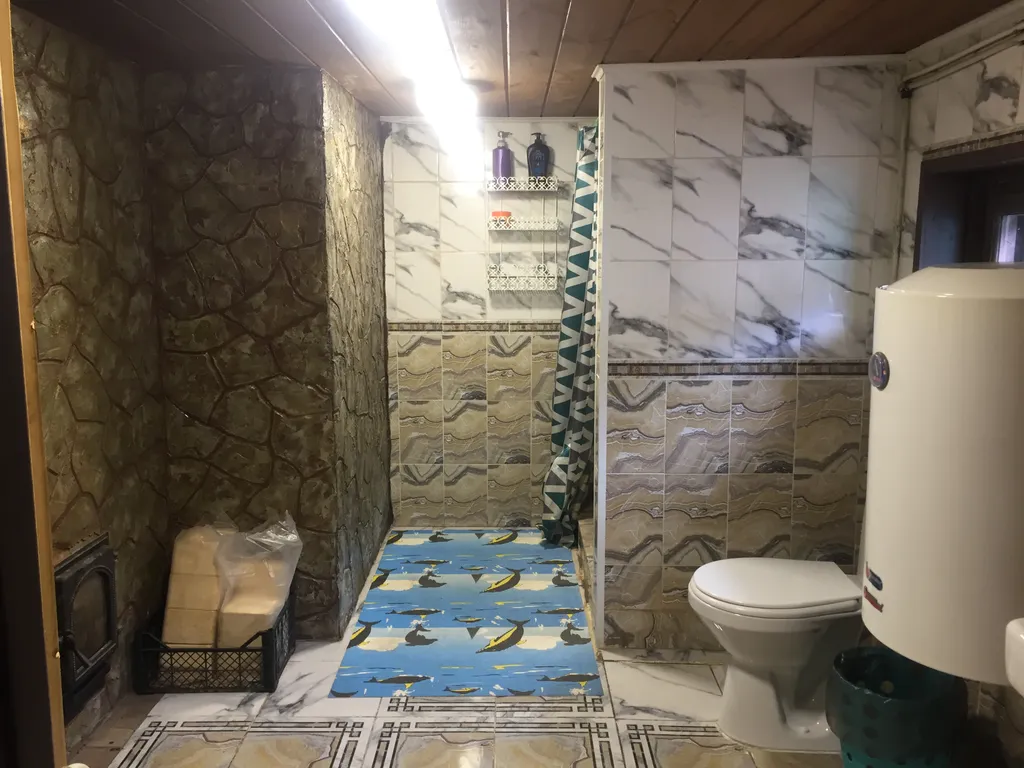 Дом 6-местный на улице Сержанта Щербакова, 75 м², Медянка — ванная комната, фото 2