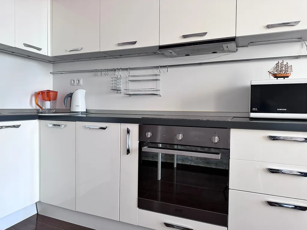 Квартира однокомнатная в Октябрьском, 50 м², Самара — кухня