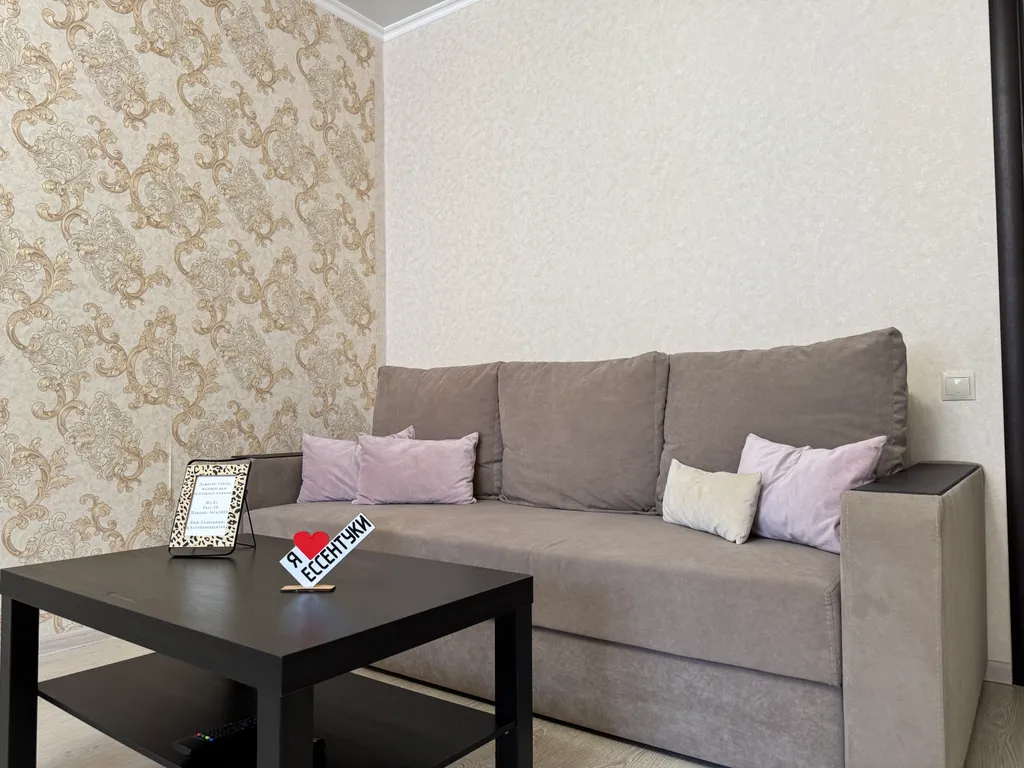 Квартира двухкомнатная на улице Орджоникидзе, 80 м², Ессентуки — фото 15