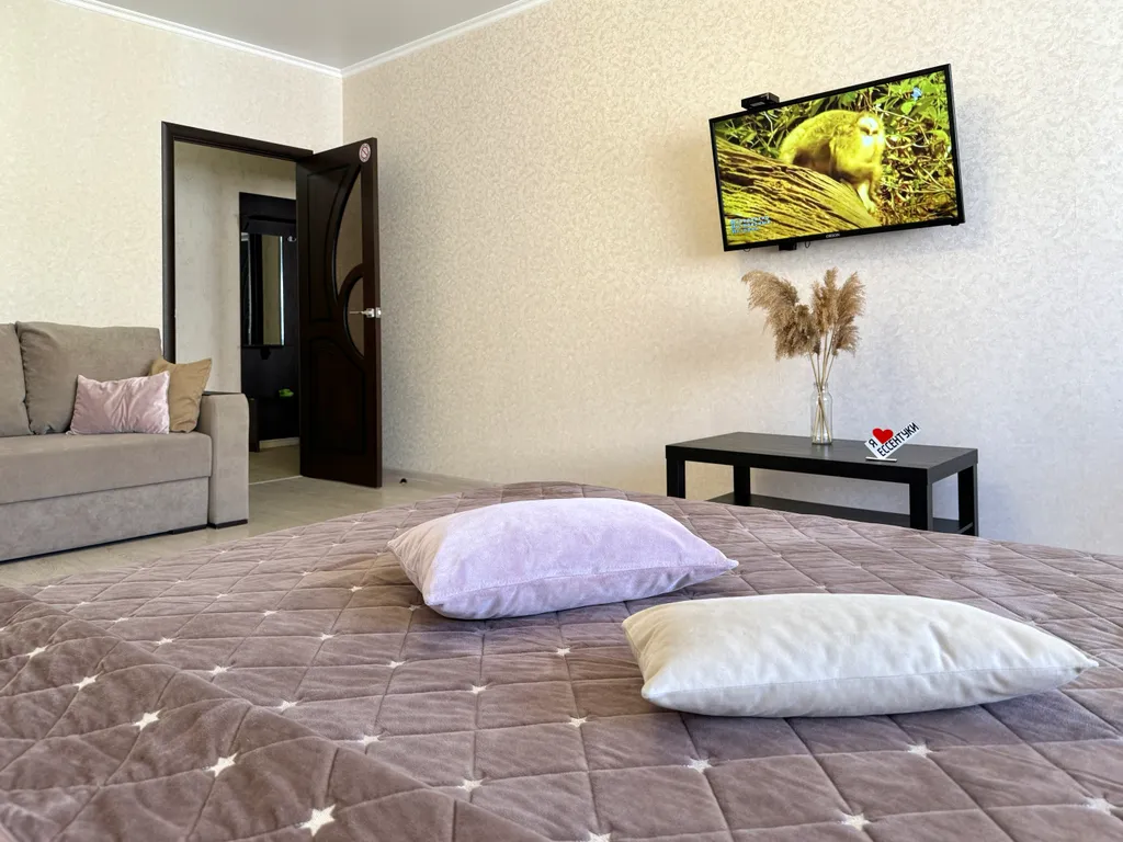 Квартира двухкомнатная на улице Орджоникидзе, 80 м², Ессентуки — фото 19