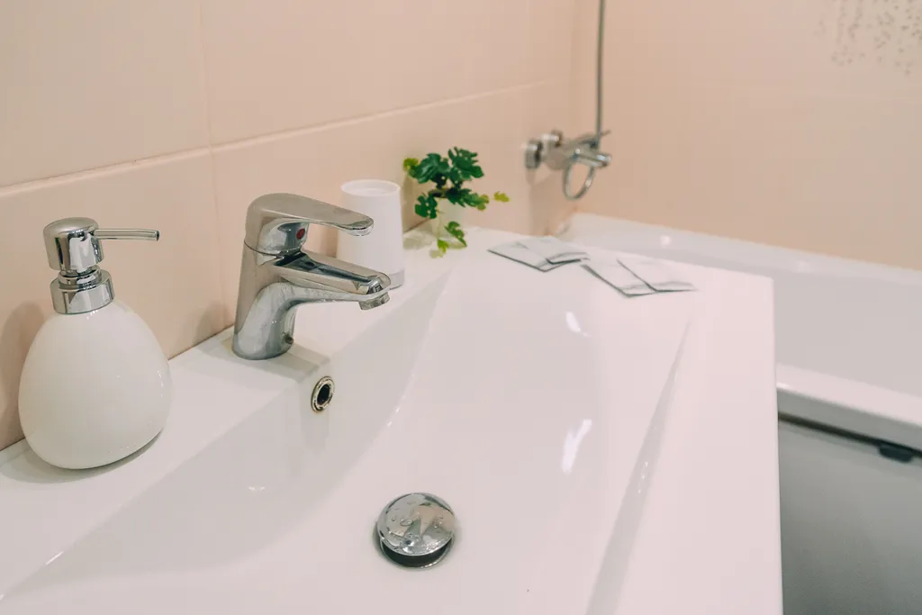Студия однокомнатная в переулке Ново-Чернушенском, 45 м², Смоленск — ванная комната, фото 8
