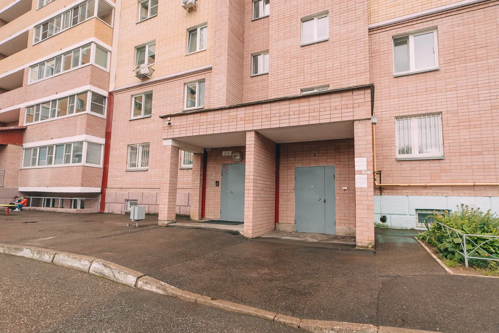 Студия однокомнатная в переулке Ново-Чернушенском, 45 м², Смоленск — двор, фото 4