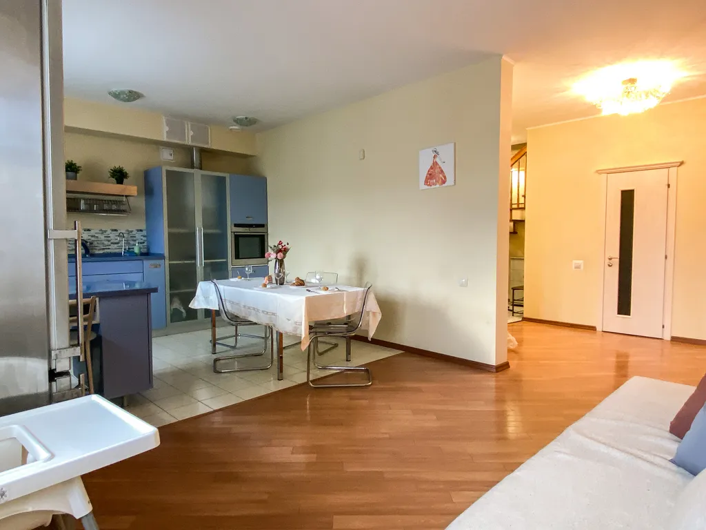 Апартаменты 4-комн у Площади Габдуллы Тукая, в Вахитовском, 205 м², Казань — кухня, фото 8