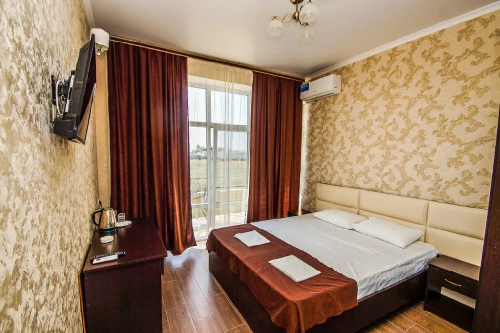 Двухместный номер с 1 кроватью улучшенный — Gold Hotel, фото 1 из 5