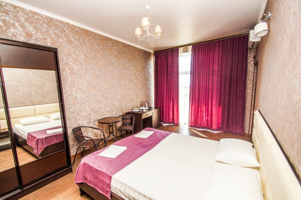 Двухместный номер с 1 кроватью улучшенный — Gold Hotel, фото 2 из 5