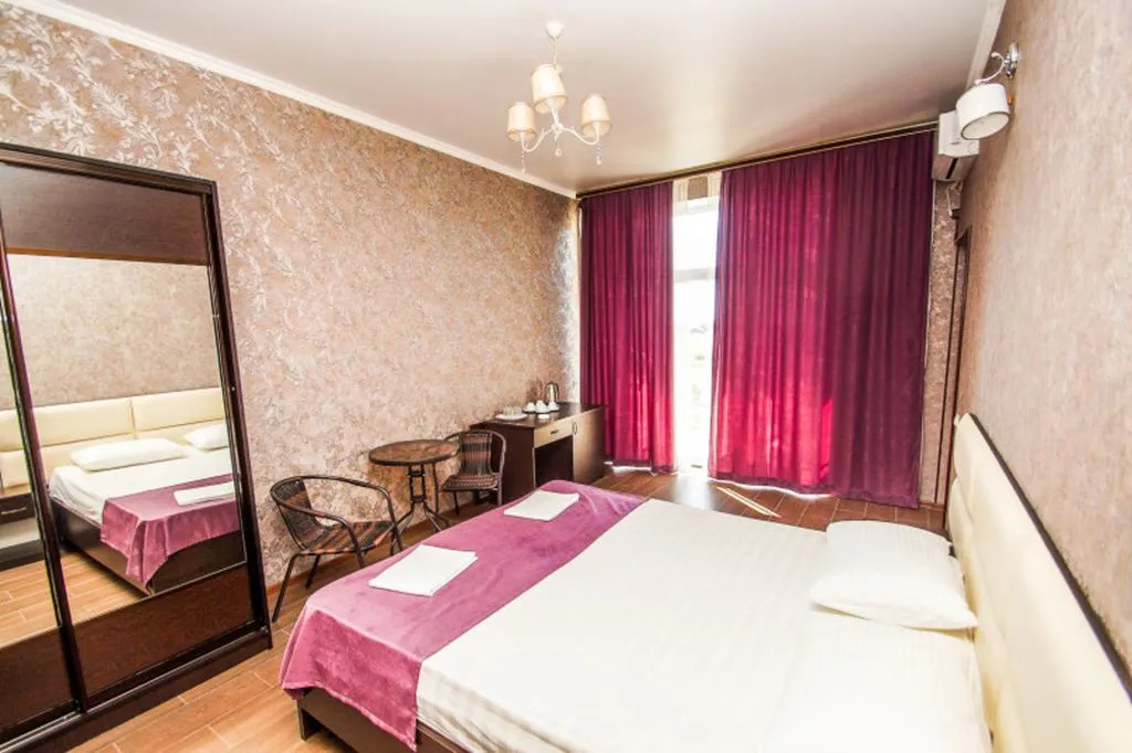 Двухместный номер с 1 кроватью улучшенный — Gold Hotel, фото 3 из 5