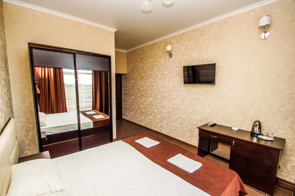Двухместный номер с 1 кроватью улучшенный — Gold Hotel, фото 4 из 5