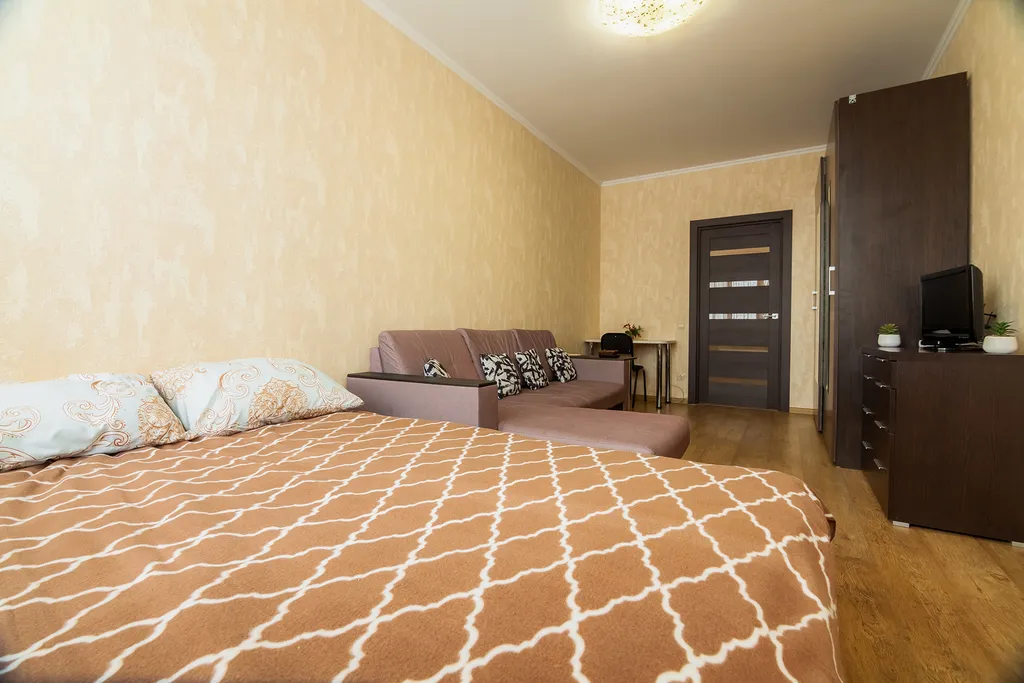 Квартира однокомнатная в Промышленном, 45 м², Самара — спальня, фото 2