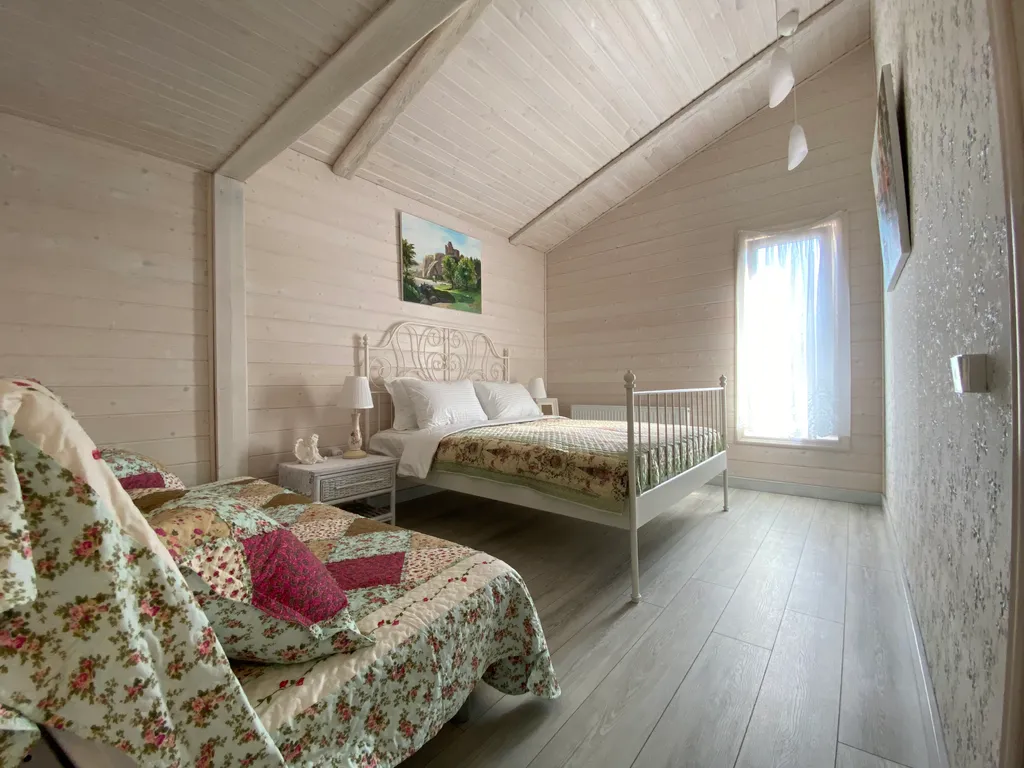 Дом 8-местный на улице 2-я Краснодонской, 99 м², Ростов-на-Дону — спальня, фото 10