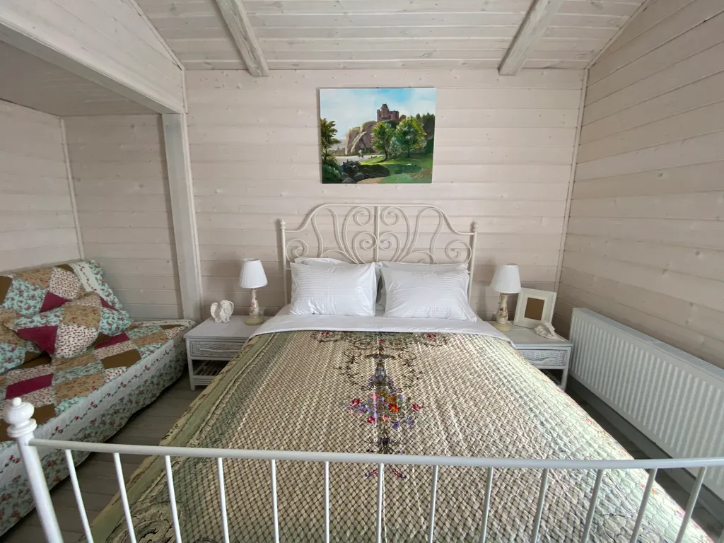 Дом 8-местный на улице 2-я Краснодонской, 99 м², Ростов-на-Дону — спальня, фото 11