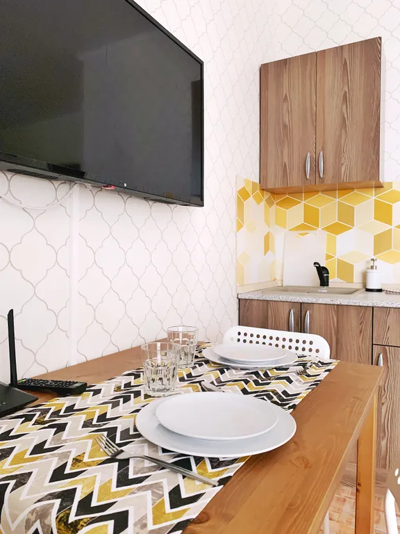 Студия однокомнатная в Центральном, 30 м², Красноярск — кухня, фото 2
