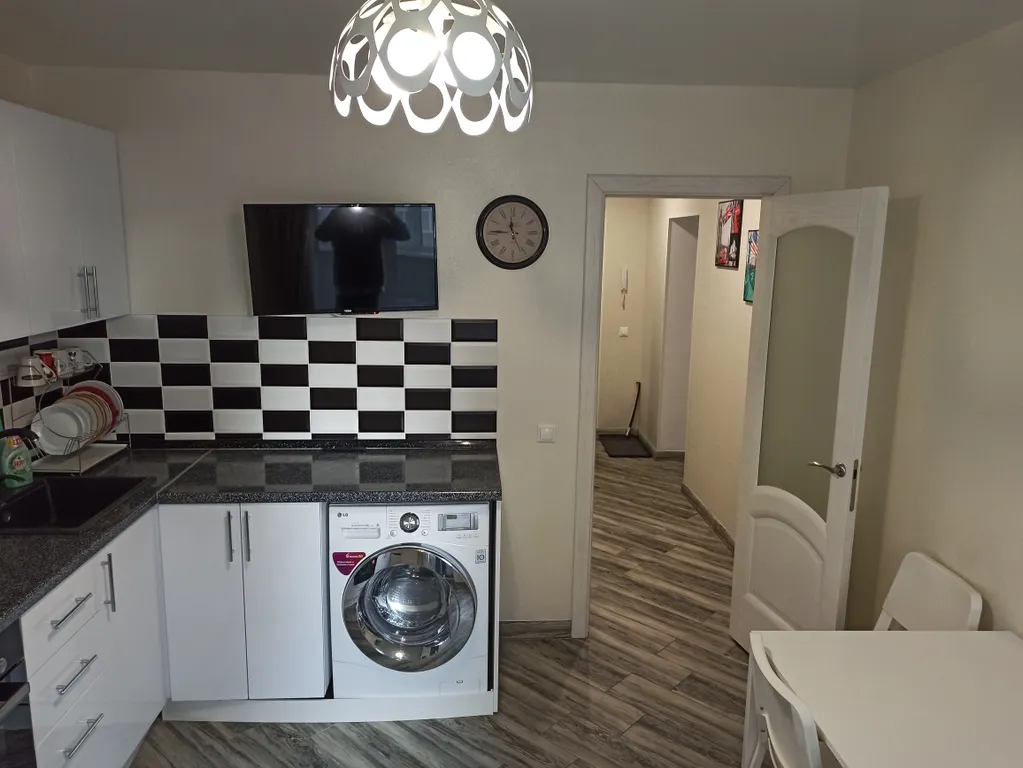 Квартира однокомнатная в Промышленном, 43 м², Самара — кухня, фото 3