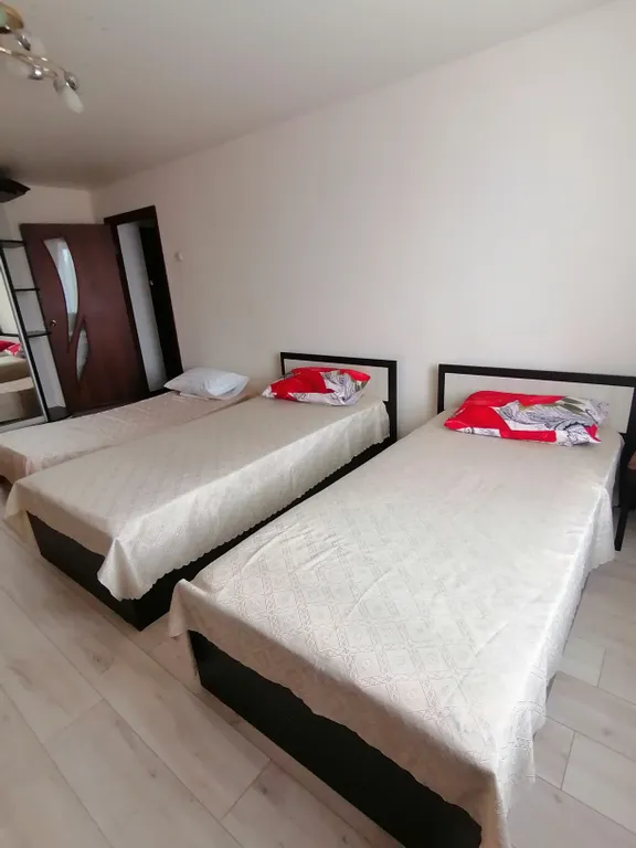 Квартира двухкомнатная на проспекте Победы, 57 м², Кисловодск — спальня, фото 6