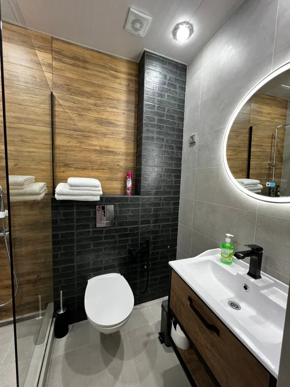 Квартира трёхкомнатная на улице Дзержинского, 78 м², Пятигорск — ванная комната, фото 2