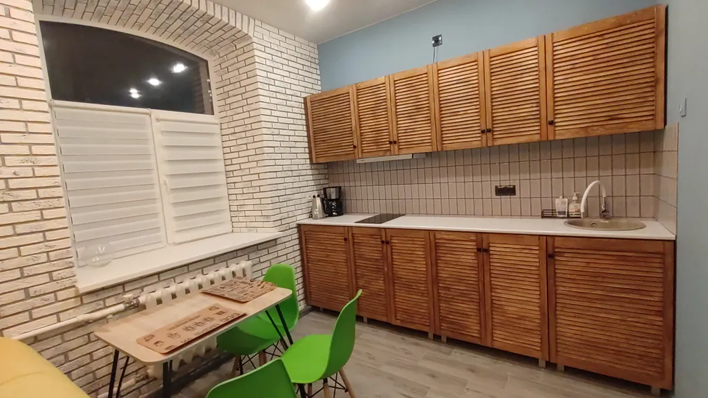 Квартира двухкомнатная на улице Льва Толстого, 40 м², Псков — кухня