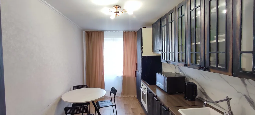 Квартира однокомнатная у метро Гагаринская, 45 м², Самара — кухня, фото 2