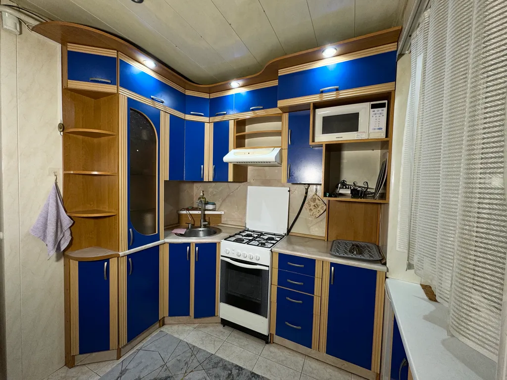 Квартира двухкомнатная на улице Мире, 48 м², Азов — фото 7