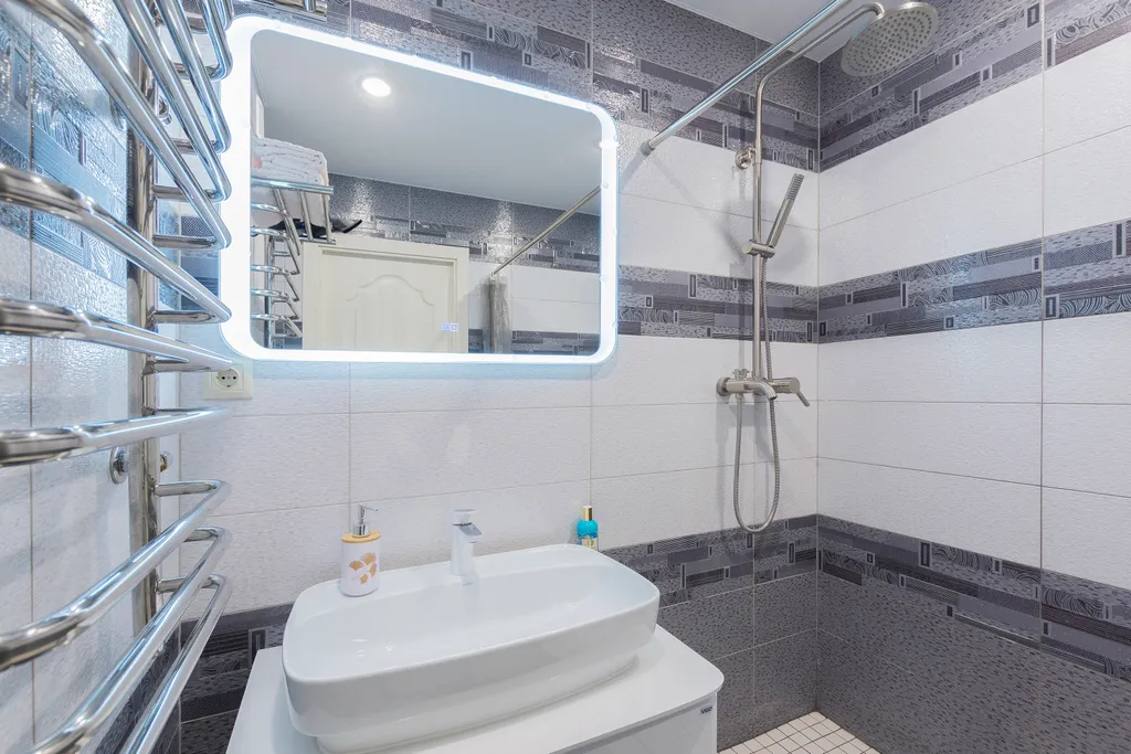 Квартира трёхкомнатная на шоссе Солотчинском, 95 м², Рязань — ванная комната