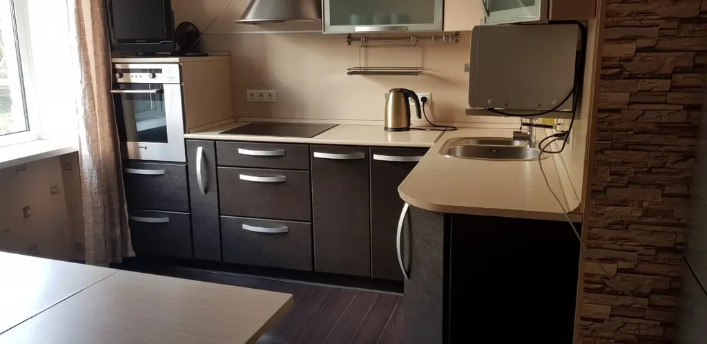 Квартира трёхкомнатная в Фрунзенском, 70 м², Владивосток — фото 13
