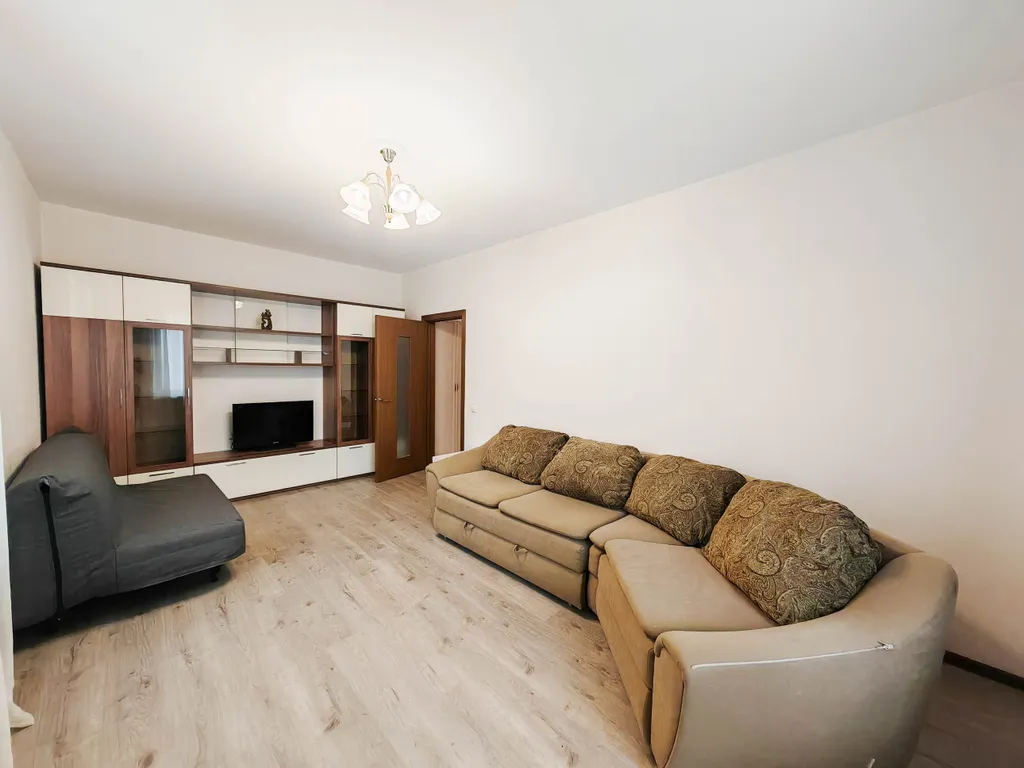 Квартира двухкомнатная у Славы, в Купчино, 60 м², Санкт-Петербург — спальня, фото 2